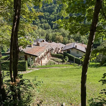 Casa Di Montagna In Pietra Con Giardino Privato Holiday home *