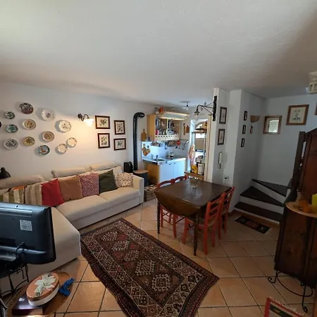 Casa Di Montagna In Pietra Con Giardino Privato Holiday home *